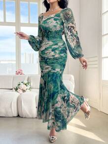 Modelyn Floral Print Squared Neck & Lantern Sleeve Bodycon Dress - Green - View 4