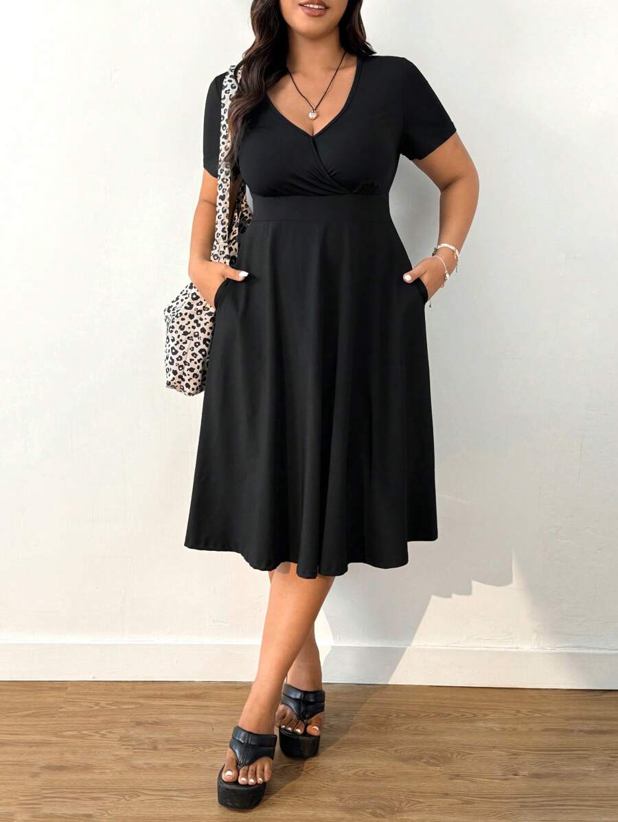 SHEIN EZwear 大码 V 领口袋长款休闲连衣裙 - 黑色 - 查看 1
