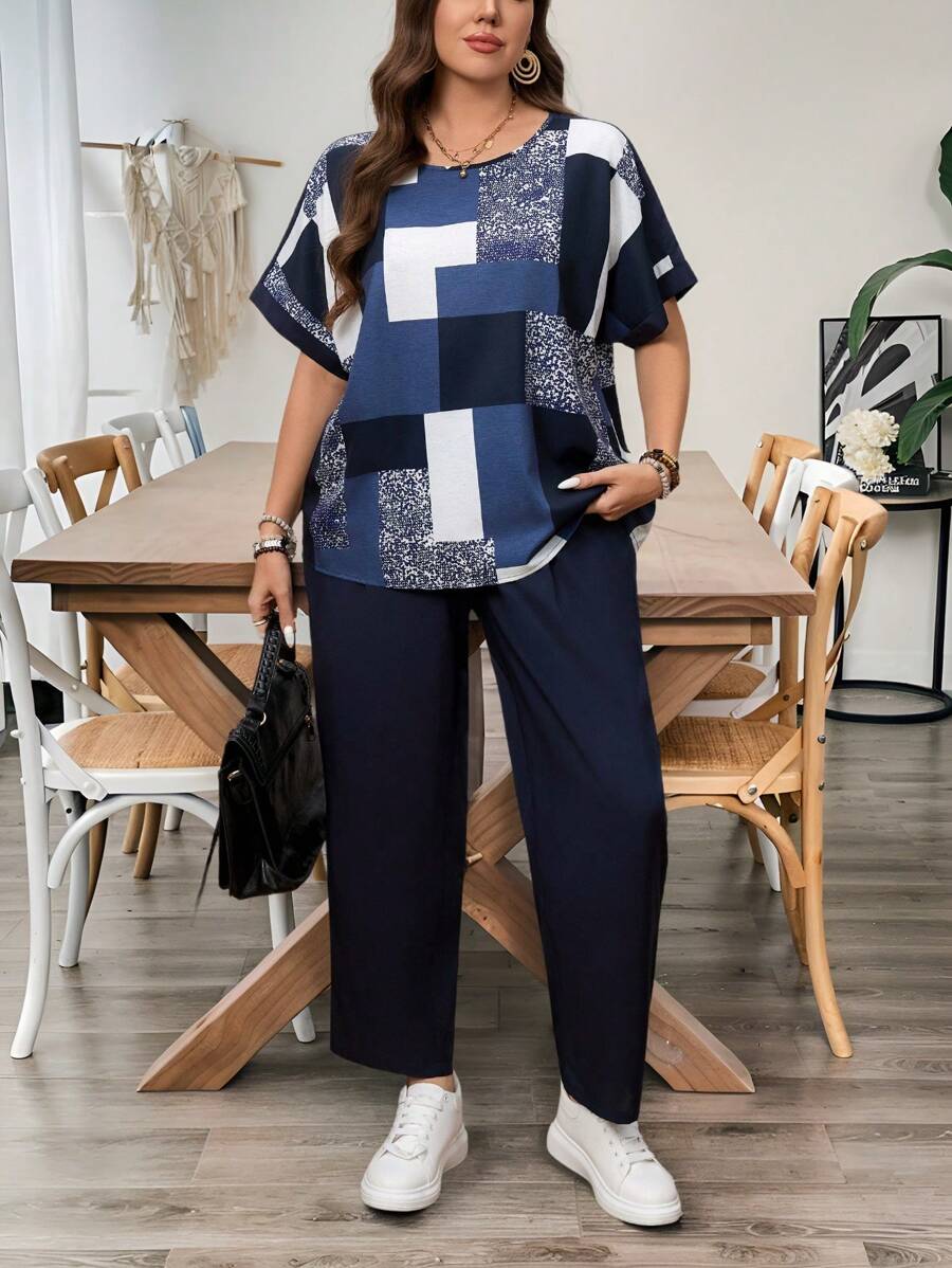 SHEIN LUNE Quần áo nữ cỡ lớn mùa hè, áo kẻ caro và in họa tiết kèm quần, bộ 2 món, trang phục giáo viên, bộ quần áo nữ du lịch, trang phục sân bay. - Màu xanh hải quân - Xem 1