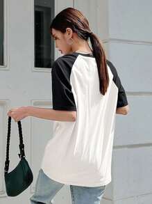 DAZY 字母圖案拼接插肩袖T恤 - 黑與白 - 查看 2