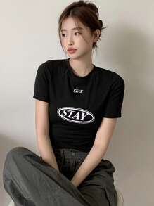 DAZY Letter Graphic Crop Tee Y2k Festival - Black - View 3