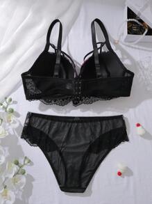 مجموعة حمالة صدر بمقاس كبير مكونة من قطعتين، مع أكواب مقولبة ومدعمة بأسلاك، بتصميم بطباعة زهرية