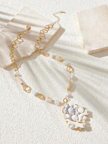 SHEIN SXY قلادة قلادة معلقة ذات تصميم مبالغ فيه بطراز رجعي أنيق