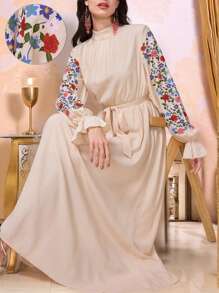 Al Najma 保守风格花卉刺绣女式超长连衣裙 - 杏色 - 查看 3