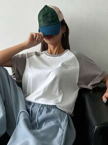 DAZY 女士夏季圆领撞色插肩袖字母印花休闲街头风宽松短袖T恤 - 淺灰色 - 查看 5