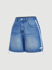 SHEIN MOD 大码女式侧条纹口袋宽松休闲牛仔短裤 - 淺色水洗藍 - 查看 1