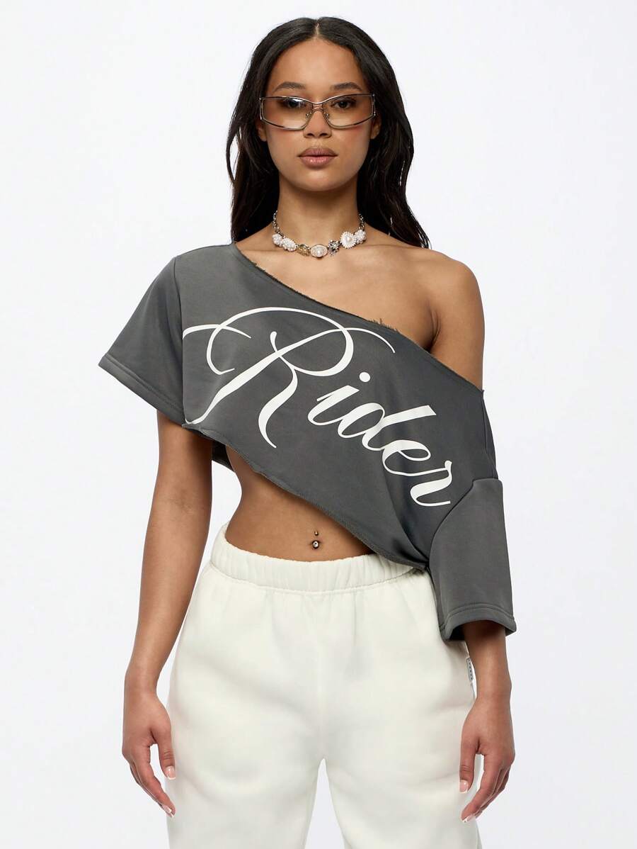 SUMWON WOMEN 露肩骑士图案印花 T 恤短款上衣夏季节日音乐会派对服装休闲街头服饰舒适现代设计 - 深灰色 - 查看 1