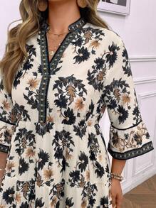 SHEIN LUNE Plus Size Women Floral Print V-Neck 3/4 Ruffle Sleeve Casual Vacation Dress Sun Dress Holiday Festival