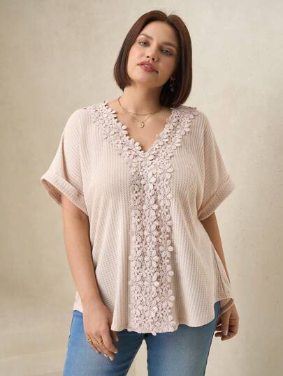 SHEIN Clasi Plus Size Women Elegant Casual Commute Textured Solid Color Flower Lace Patchwork Batwing Sleeve T-Shirt,Relaxed Fit Comfortable Short Sleeve Blouse, Spring/Autumn/Summer,Suitable For Workplace, Afternoon Tea, Date, Concert, Party, Retro College Style,Vacation,Elegant Office Commute Vintage Feminine Work Wear For Ladies,Summer Tops Women Blouses