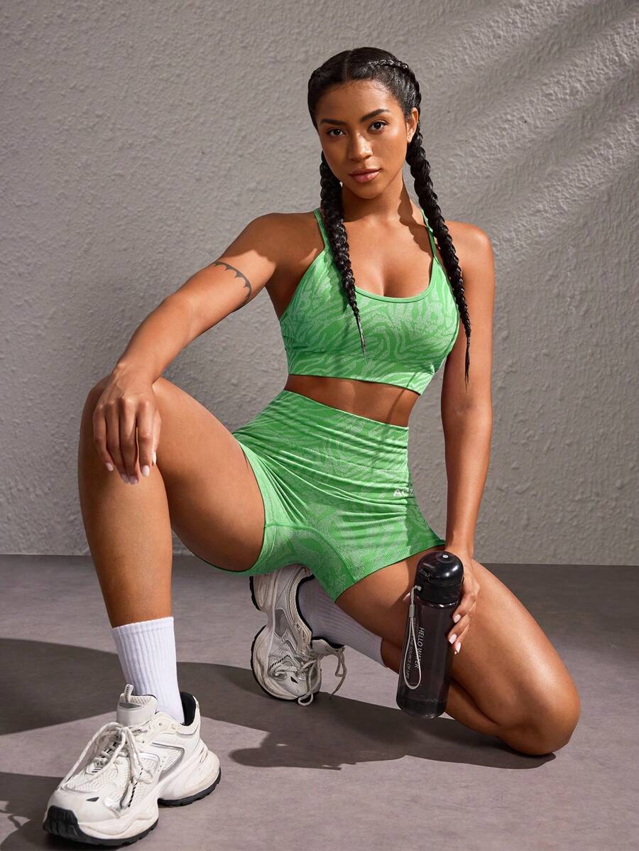 Powerista 女士简约时尚运动文胸和短裤套装，休闲日常健身女士套装 - 綠色 - 查看 1