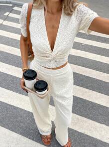 SHEIN Frenchy 2 件套女士休闲泡泡袖扭纹前开襟全蕾丝上衣和裤子 Old Money 女士夏季服装度假服装女士春季服装度假服装女士休闲套装女士波西米亚风度假两件套 - 杏色 - 查看 6