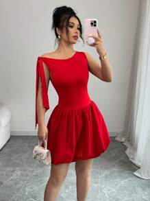 Chiquease 不对称肩部修身上衣和褶皱泡泡袖迷你连衣裙套装，春夏时尚装扮