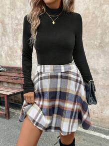 SHEIN LUNE Conjunto de invierno cálido de 2 piezas para mujer: Top de cuello alto de manga larga multicolor informal y elegante, y falda plisada de cintura alta de lana a cuadros retro