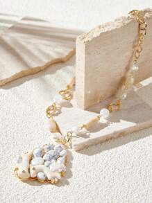 SHEIN SXY قلادة قلادة معلقة ذات تصميم مبالغ فيه بطراز رجعي أنيق