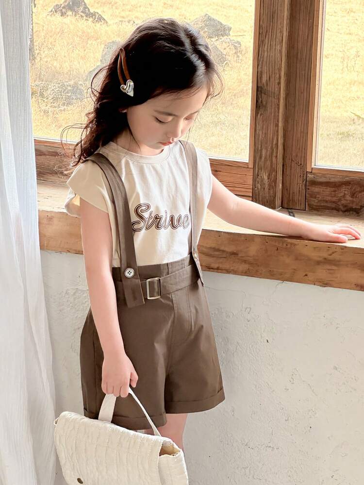 Set de 2 piezas con top de manga murciélago de cuello redondo con estampado de letras y pantalón con peto y shorts para niñas pequeñas, conjunto de ropa de verano para niñas pequeñas