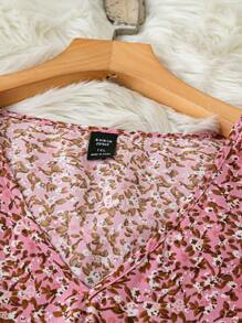 SHEIN LUNE Plus Size Vacation Casual Ditsy Floral Trumpet Sleeve Shirt