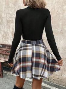 SHEIN LUNE Conjunto de invierno cálido de 2 piezas para mujer: Top de cuello alto de manga larga multicolor informal y elegante, y falda plisada de cintura alta de lana a cuadros retro