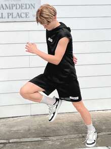 SHEIN 青少年男孩寬鬆運動連帽上衣和短褲套裝，印有字母印花