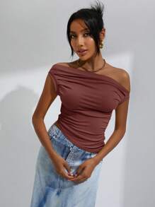 EMERY ROSE Solid Ruched Side Asymmetrical Neck Crop Top  - Coffee Brown - View 4