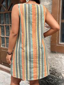 Breezaya 大码女式夏季休闲条纹无袖连衣裙，带口袋 - 彩色 - 查看 2