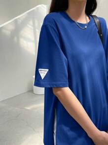 Dazy-Less 字母补丁细节开衩下摆落肩T恤复古风格商务休闲女士工作服