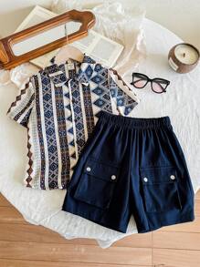 2 件装年轻男童休闲度假风格趣味热带植物复古图案短袖衬衫和工作服口袋宽松短裤两件套，适合春夏季节，适合户外度假、上学、运动和居家穿着 - 彩色 - 查看 1