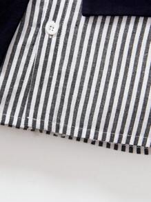 SHEIN مجموعة بلوزة كاجوال كم طويل مخطط باللون الأبيض والأزرق مع وشاح محبوك أزرق لللأولاد ، مناسبة للخريف والربيع، ملابس كاجوال