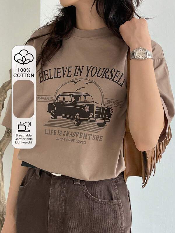 DAZY Camiseta oversize con gráfico de coche y eslogan de cuello caído