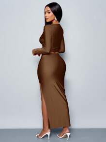 SOLERSUN 女士两件套纯色优雅休闲简约不对称领长袖 T 恤和修身褶皱侧开衩长裙两件套 - 棕色 - 查看 2