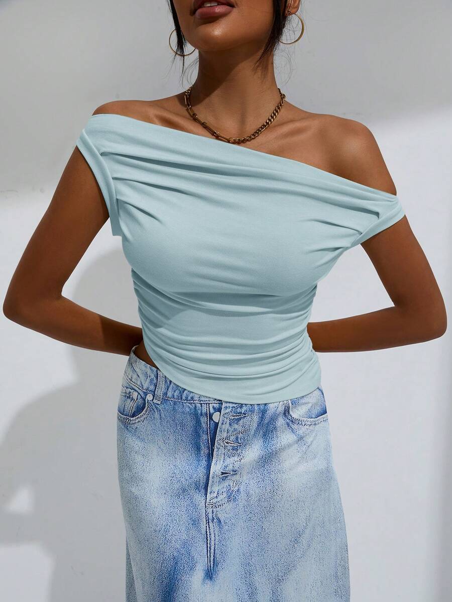 EMERY ROSE Top corto con cuello asimétrico y fruncido en los lados - Celeste - Ver 1