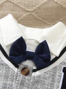 Baby Jungen Kleidung: Einfarbiger, kabelgestrickter Jacquard-Strickpullover, Zweiteiler mit V-Ausschnitt ärmellose Kontrast-Rüschen-Hemdkragen, Holzflecken-Strickjacke, einfarbiger kurzärmeliger Romper, Sommer Sport Retro Lässig Street Stil Marine Fliege 1 Stück, geeignet für Gentleman, Outdoor, Schule, Urlaubstragen - Grau - Übersicht 5