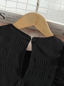 Tween Girl 优雅经典黑色褶皱腰连衣裙，特殊面料搭配柔软褶皱，高端品质，简约而精致，纯色无图案，纯美触动心灵。A 字剪裁，贴身剪裁，适合日常通勤、校园装扮或派对，展现独特魅力和青春活力 - 黑色 - 查看 7