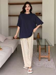 2pcs Solid Color Loose Fit T-Shirt Top & Ditsy Floral Pajama Pants Sleepwear Set - Navy Blue - View 3