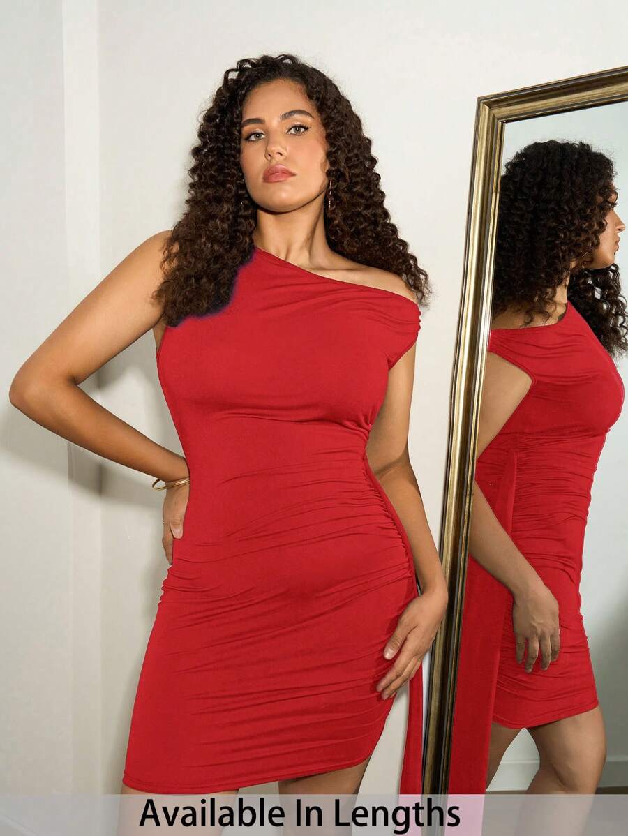 SHEIN Tall CURVE 大码女式夏季纯色斜肩不对称褶皱紧身迷你红色连衣裙配垂坠肩带婚礼宾客礼服女式新娘送礼会礼服白色俱乐部俱乐部服装女式性感 - 紅色 - 查看 1
