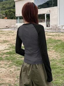 DAZY Letter Graphic Raglan Sleeve Crop Tee