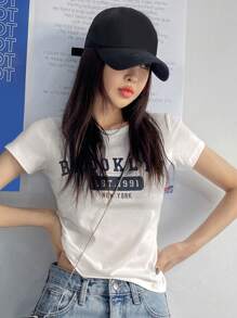 DAZY Camiseta de cuello redondo con gráfico de letra para el verano, tops cortos para mujeres - Blanco - Ver 5