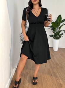 SHEIN EZwear Vestido casual largo con bolsillo y cuello en V para talla grande