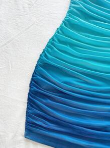 Soleia 全新针织渐变色印花网眼迷你连衣裙，采用金属装饰设计