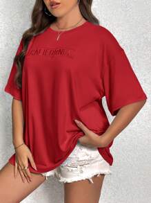 SHEIN Essnce Plus Embroidery Letter Pattern Drop Shoulder Tee Plus Size T Shirt Girls Red - Red - View 4