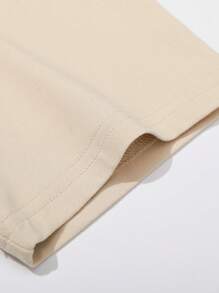 Manfinity Homme Męski zestaw T-shirt i spodnie, minimalistyczny i modny, odpowiedni na lato - Kolor khaki - Zobacz 4