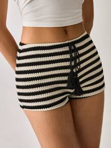 Easelle 黑白条纹针织紧身短裤，简约时尚，适合夏天