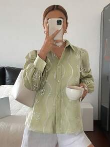 SHEIN Frenchy 女士度假休闲纯色镂空刺绣衬衫，绿色上衣，花卉孔眼刺绣面料全上衣衬衫，适合度假和日常穿着，春夏 - 彩色 - 查看 4