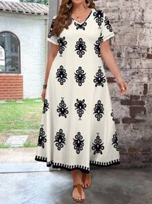 EMERY ROSE Versatile Casual Retro Floral Printed Loose Plus Size Women V-Neck Short Sleeve Dress, Suitable For Summer Suitable For Going Out Chic Dress,Flower/Vacation/Spring - Black and White - View 1