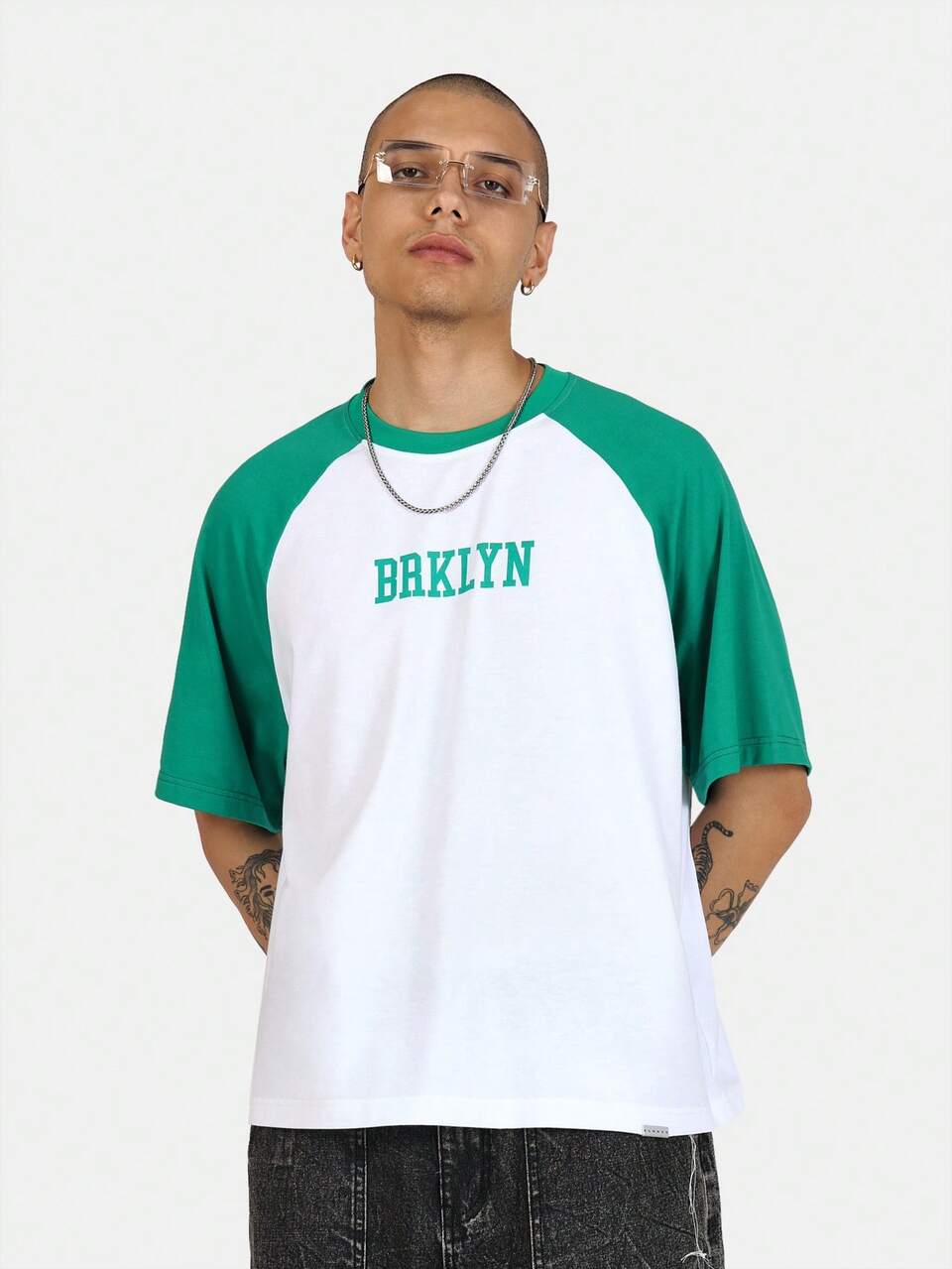 Maglietta casual squadrata con colletto raglan retrò da baseball