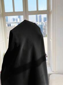 Al Najma Bata abaya modesta con panel de contraste, mangas acampanadas y adorno de cristal - Negro - Ver 7