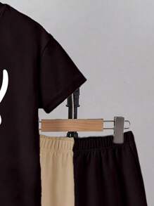 Young Boy Casual Simple Spliced Smiling Face Printed Short Sleeve T-Shirt And Shorts 2pcs Set - Multicolor - View 4