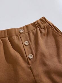 SHEIN Ragazzo giovane, set maglietta a girocollo a maniche corte con stampa di leoni e pantaloncini con bottoni di legno - Multicolore - Visualizzare 7