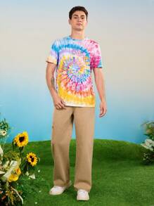 SHEIN X Care Bears 男士休闲彩虹扎染可爱熊印花短袖 T 恤