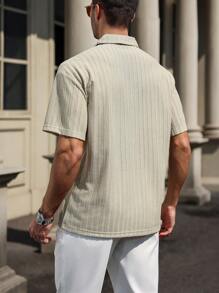 Manfinity Homme Men's Solid Color Turndown Collar Short Sleeve Casual Polo Shirt