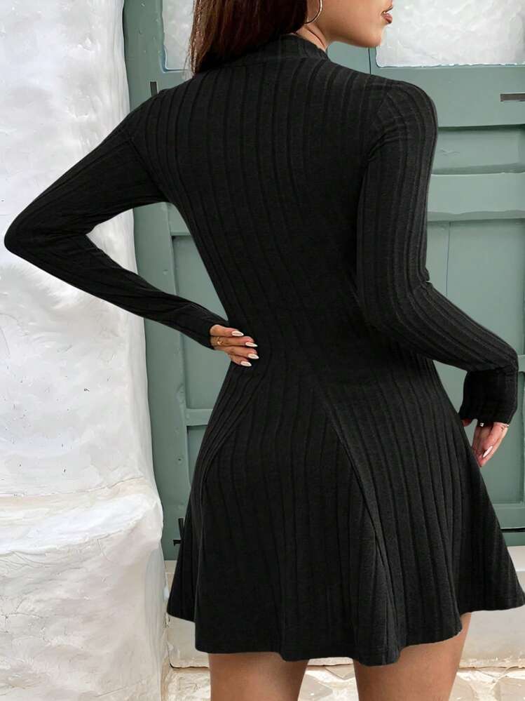 SHEIN VCAY 大码女式春夏纯色立领长袖罗纹短款休闲连衣裙 - 黑色 - 查看 2